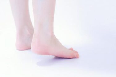 肩こりはアキレス腱を緩めろ!?